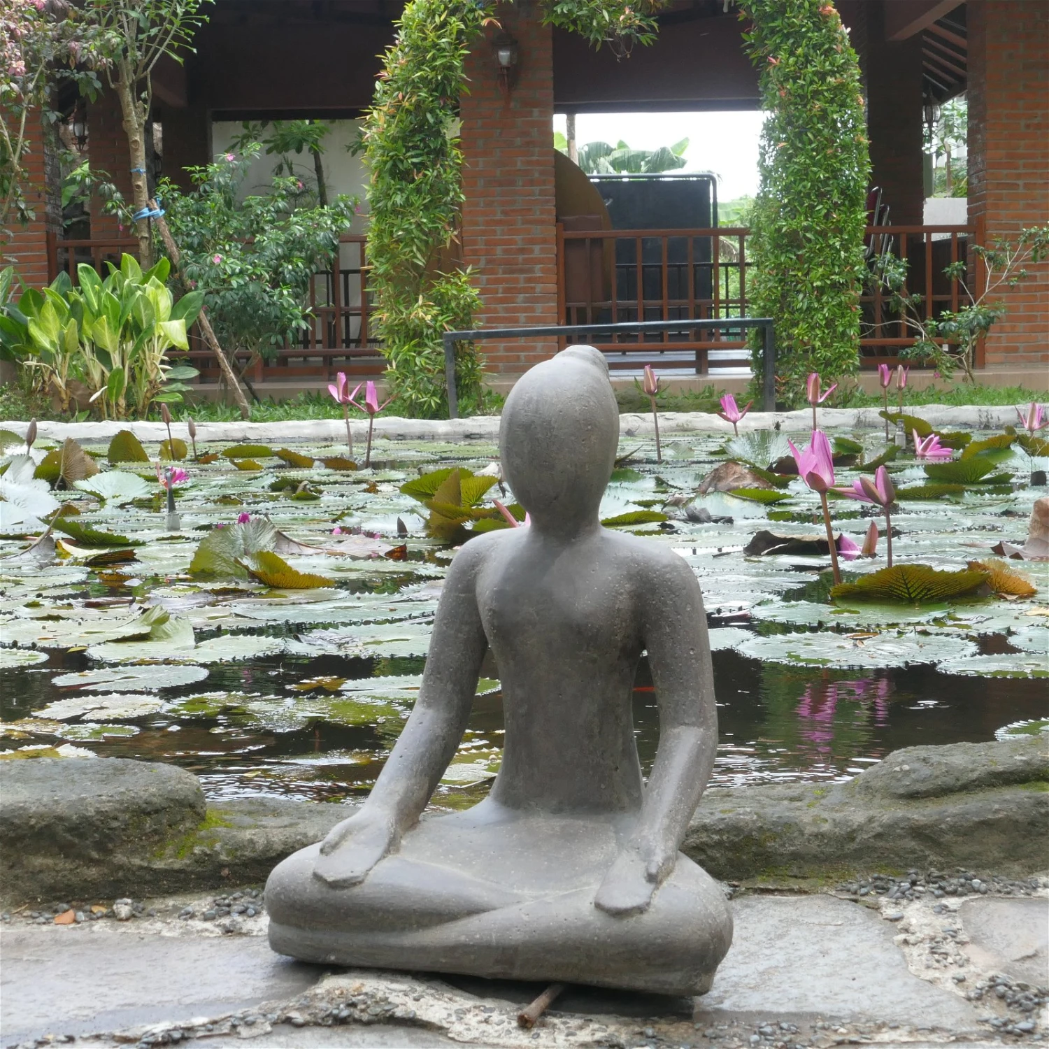 Steinguss Gartenornament 'Yoga', Natur, 26 X 18 X 31 Cm 2 Steinguss Gartenornament 'Yoga', Natur, 26 X 18 X 31 Cm – Bild 2