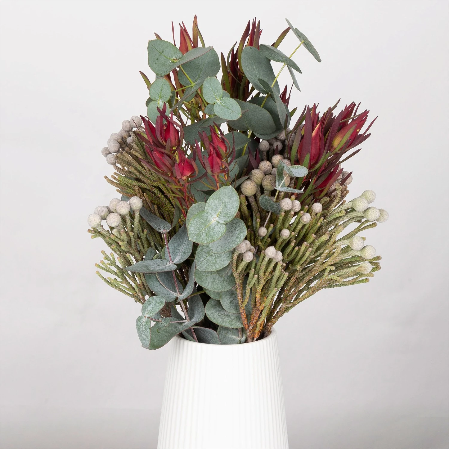 Blumenbund Eukalyptus Mit Brunia Und Kapgrün, Inkl. Grußkarte 1 Blumenbund Eukalyptus Mit Brunia Und Kapgrün, Inkl. Grußkarte