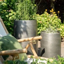 Pflanzgefäß 'Rowen', Silber, Ø 47 X H 82 Cm -Gartengeschäft 3210801635 3210801636 3210801637 3210801638 Pflanzgefaess Rowen silber 11 115028