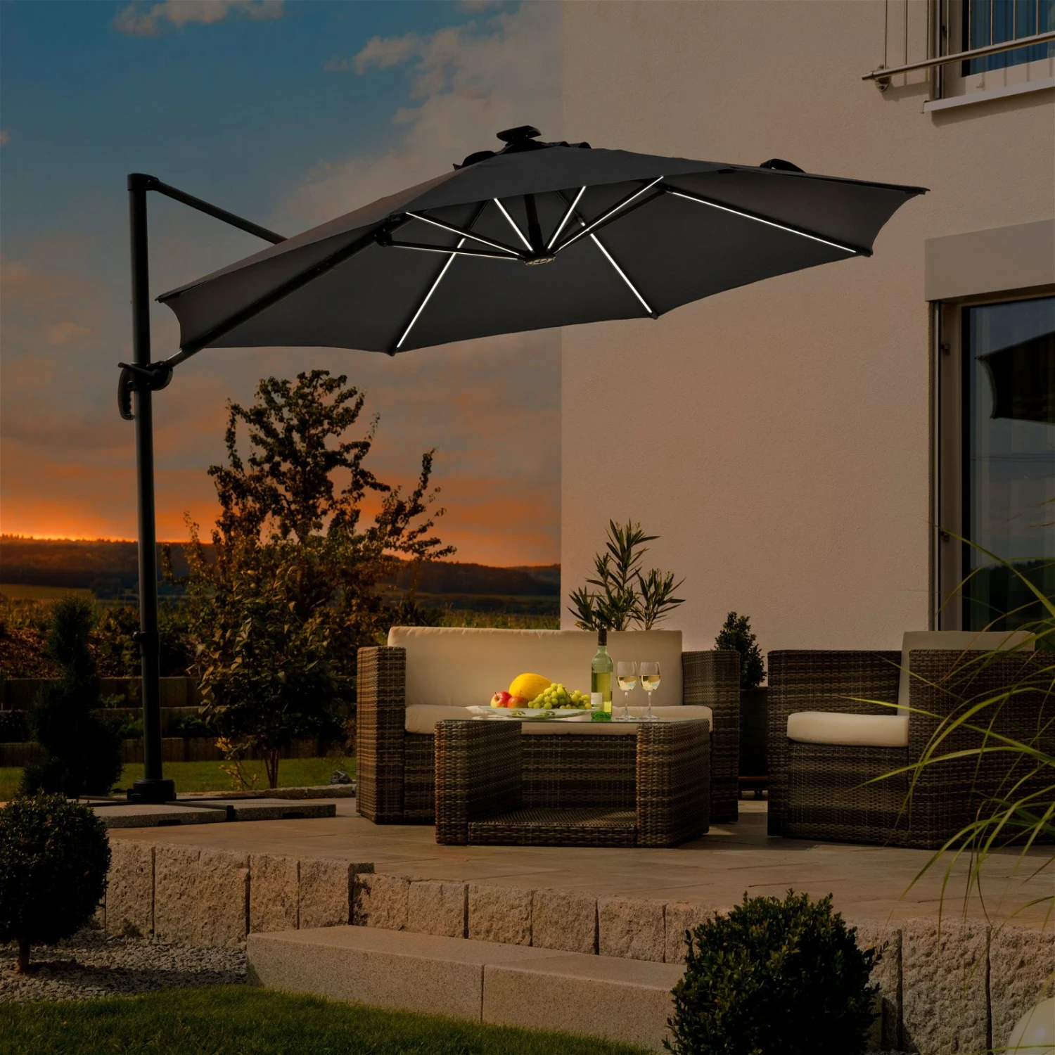 Schneider Sonnenschirm 'Rhodos Blacklight', Mit LEDs, Anthrazit, Ø 300 Cm 1 Schneider Sonnenschirm 'Rhodos Blacklight', Mit LEDs, Anthrazit, Ø 300 Cm