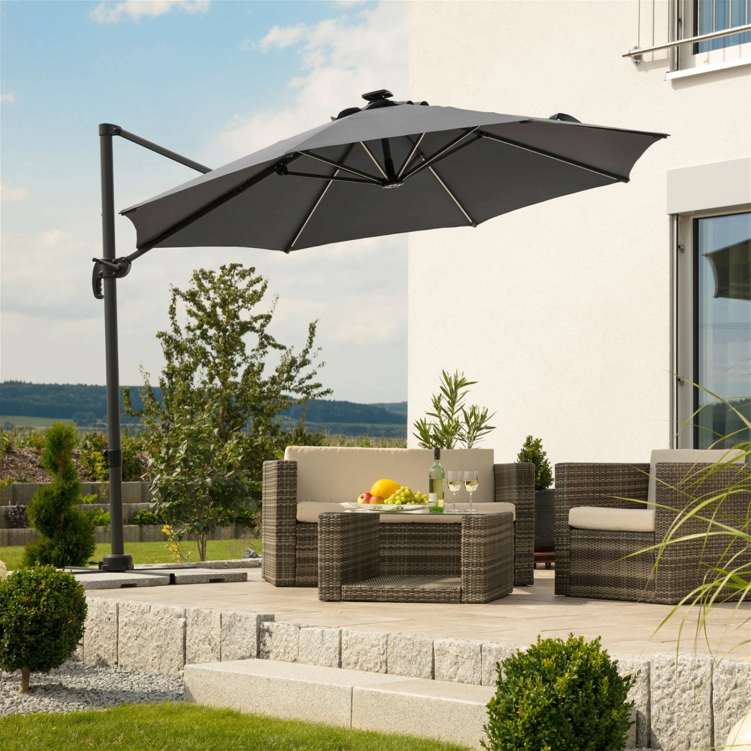 Schneider Sonnenschirm 'Rhodos Blacklight', Mit LEDs, Anthrazit, Ø 300 Cm 14 Schneider Sonnenschirm 'Rhodos Blacklight', Mit LEDs, Anthrazit, Ø 300 Cm – Bild 14