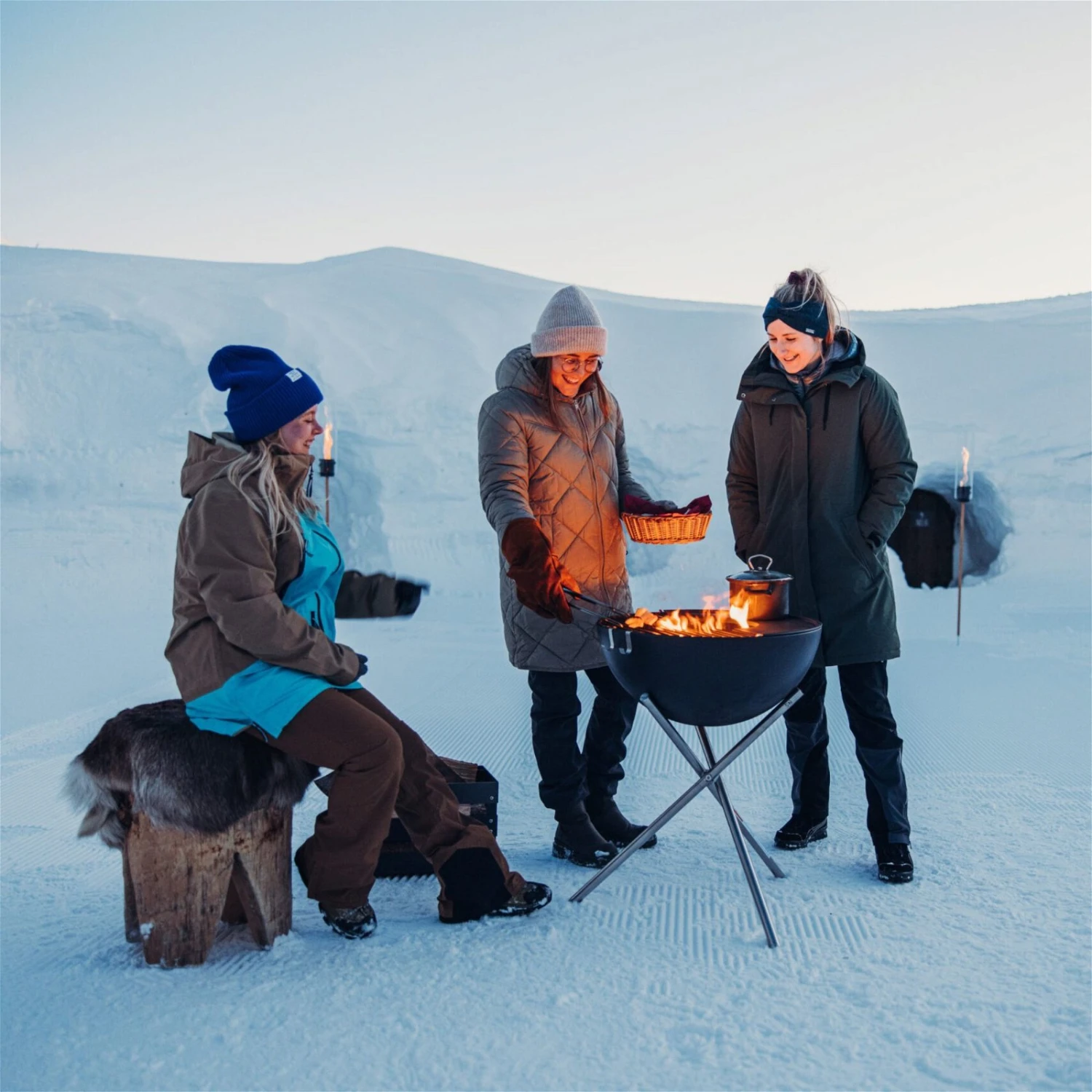 Höfats BOWL 57 Feuerschale Mit Dreibein 2 Höfats BOWL 57 Feuerschale Mit Dreibein – Bild 2